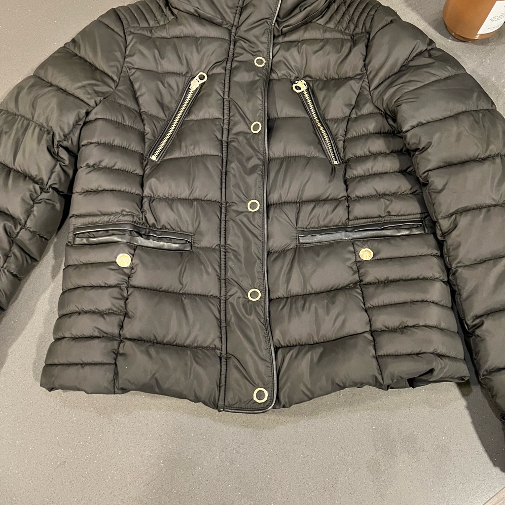 Zara Black Puffer Jacket With Quilted Design